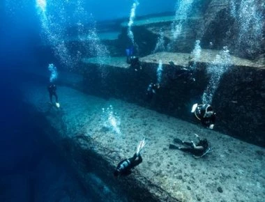 Yonaguni: Μεγαλιθικές κατασκευές και σχέδια 10.000 ετών! - Η ιαπωνική «Ατλαντίδα» (φωτό, βίντεο)